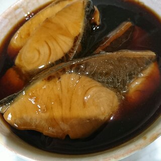 ぶりの切り身と親子丼のたれで煮魚